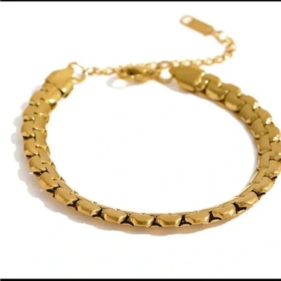 #49- ⭐️New 18k Gold Thick Chain Bracelet - Picture 3 of 9